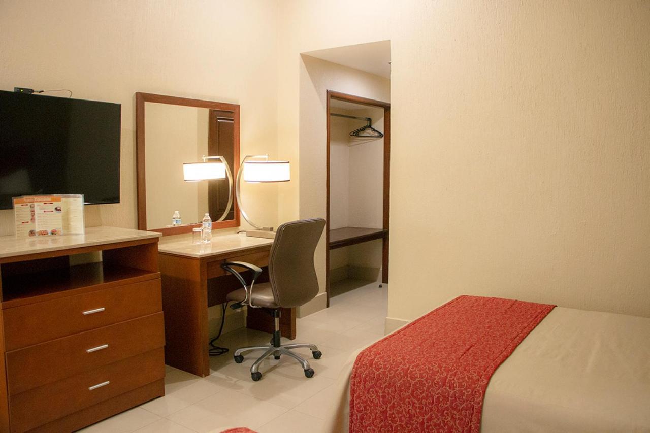 Hotel Fenix 로스모치스 외부 사진
