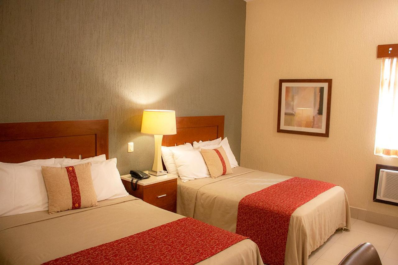 Hotel Fenix 로스모치스 외부 사진