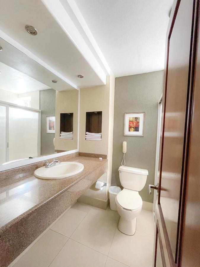 Hotel Fenix 로스모치스 외부 사진