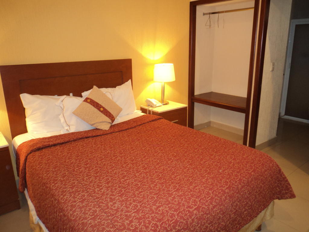 Hotel Fenix 로스모치스 객실 사진