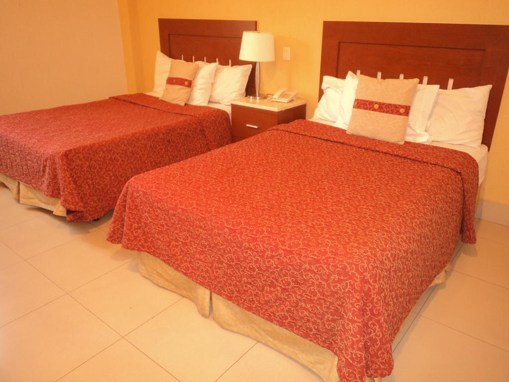 Hotel Fenix 로스모치스 객실 사진